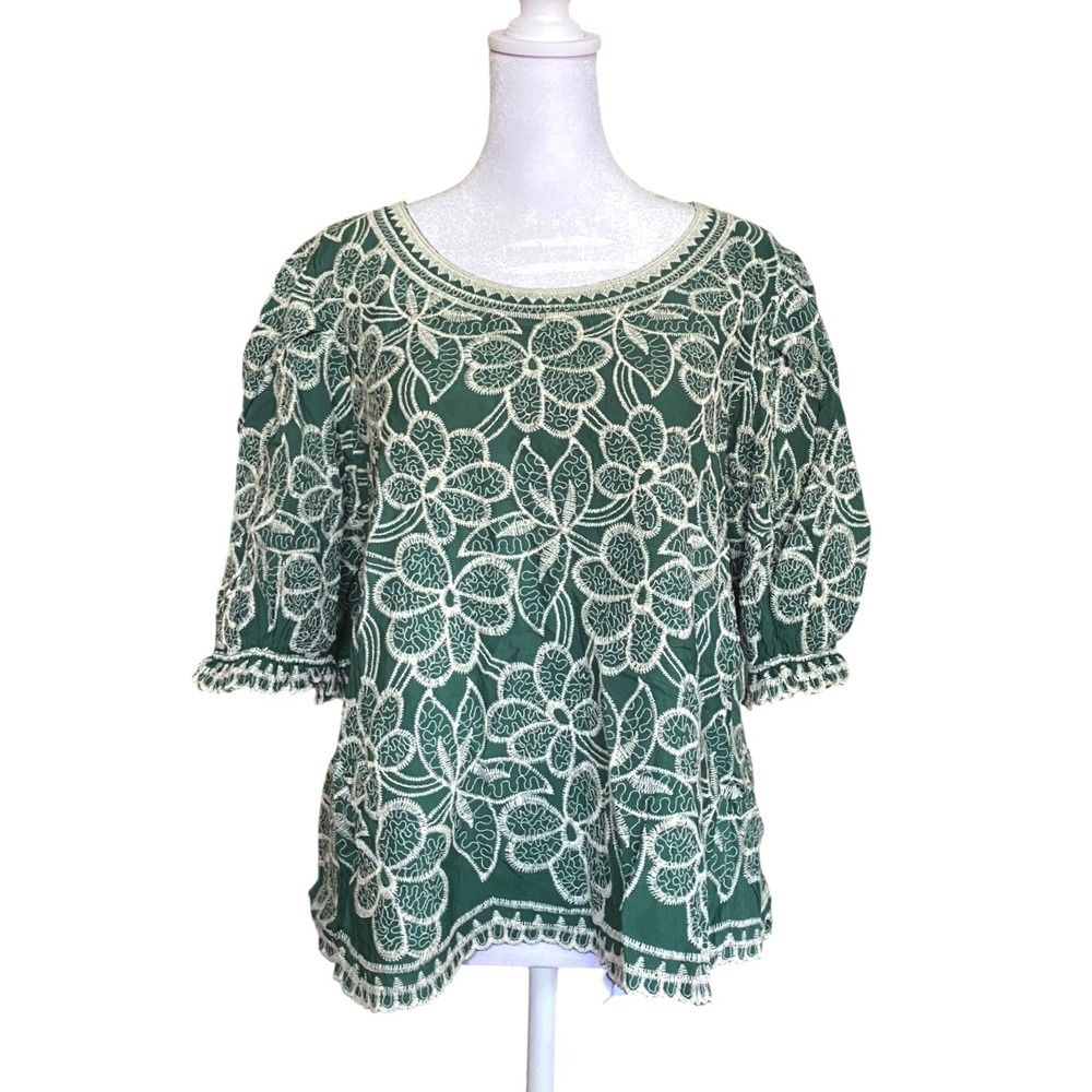 Solitaire Emerald Green Crochet Floral Top